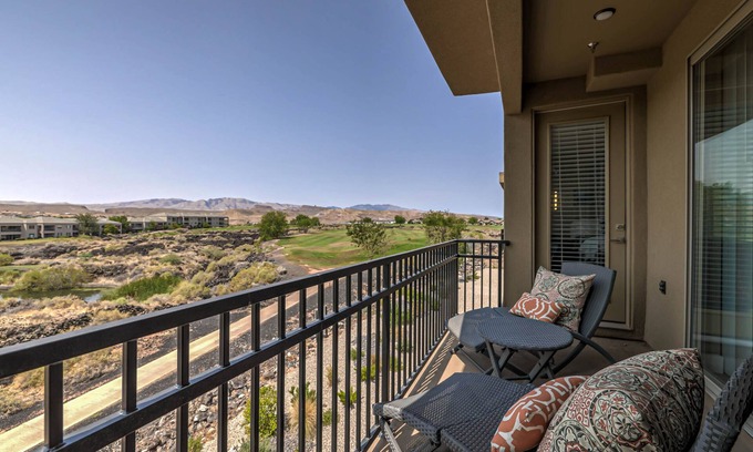 St. George Condo | Golfers Getaway in Secluded and Quiet Setting, Golf Course and Mountain Views!