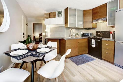 Whistler Creekside Apartment | Gondola Haus - Free parking