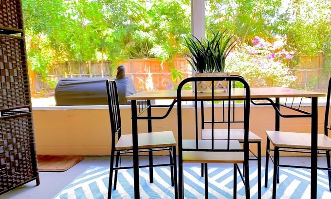 Ives Estates House | Gorgeous 3 BR Home Near Hard Rock Stadium