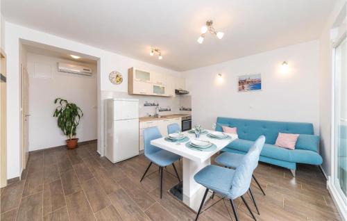 Vinisce Apartment | Gorgeous Apartment In Vinisce With Wifi