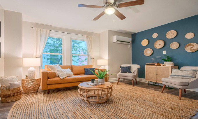 Frederick House | Gorgeous apt, pets, hot tub & fire pit, walk -> DT Frederick