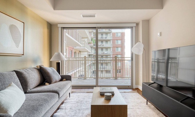 Ballston Apartment | Gorgeous Ballston 1BR w/W/D, Gym & Pool, near Metro, by Blueground