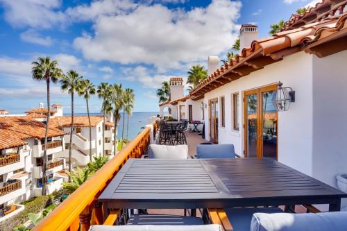 Avalon Apartment | Gorgeous Catalina Island Condo with Golf Cart!