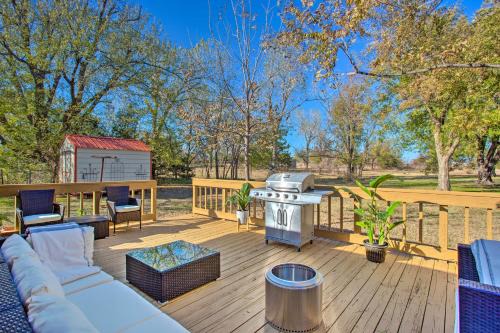 Edmond House | Gorgeous Edmond Escape with Deck and Private Yard