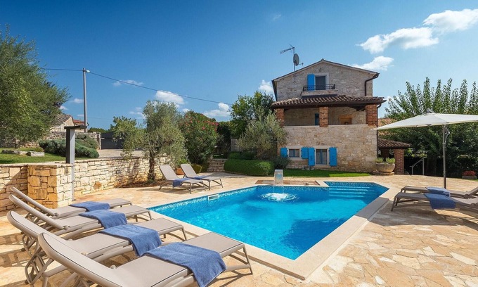 Kirmenjak House | Gorgeous home in Porec