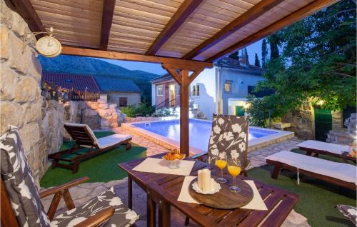 Srinjine House | Gorgeous Home In Srinjine