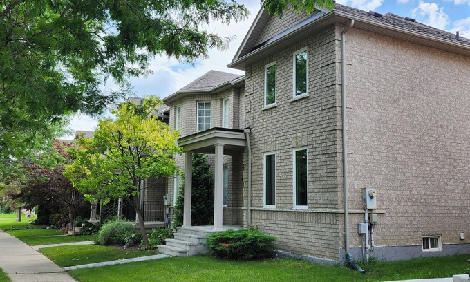 Elder Mills Bed & Breakfast | Gorgeous Home on Castle Park Blvd.