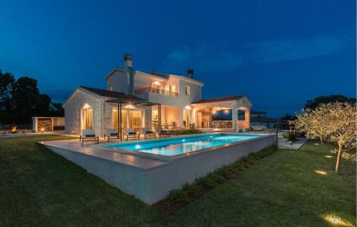Sveti Lovrec House | Gorgeous Home In Sveti Lovrec With Wifi