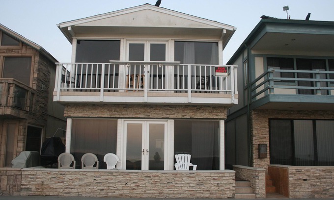 West Newport House | GORGEOUS OCEANFRONT! 3212 W. Oceanfront, Newport Beach