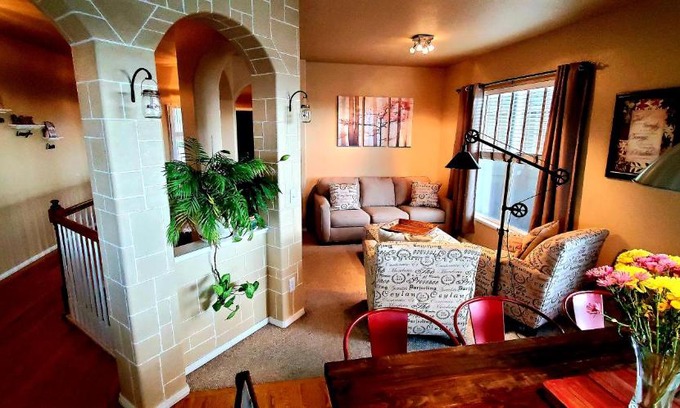 Briargate Villa | Gorgeous Rancher/Mtn Views/AF Academy