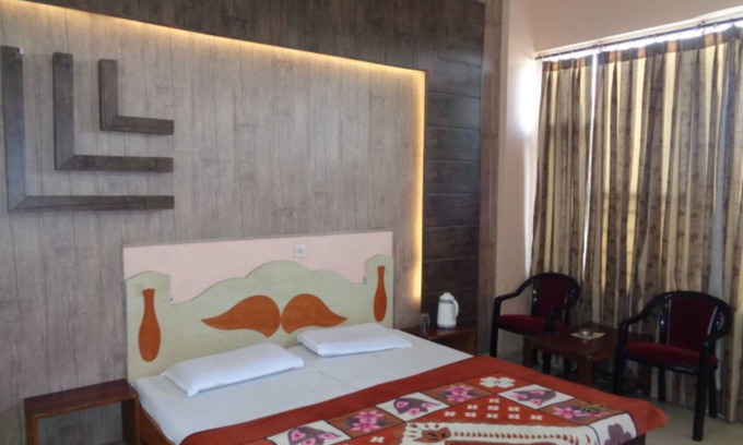 Katra Hotel | Goroomgo Hotel Ishan Katra