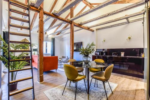Coves Noves Apartment | Gran Via Rustico -No Ascensor-
