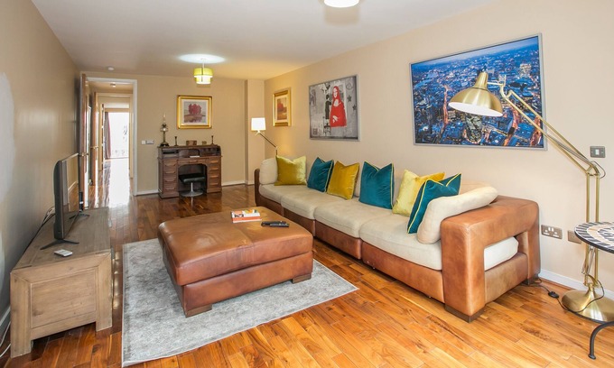 Grand Canal Dock Apartment | Grand Canal Quay - Fantastic Duplex 3 Bed/2 Bath Apartment - sleeps 7