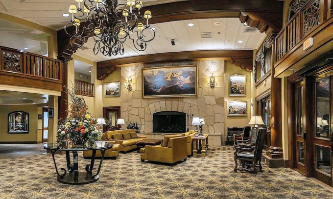 Williams Hotel | Grand Canyon Railway & Hotel