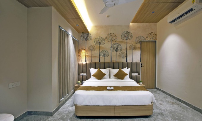 Dwarka Hotel | Grand Continent Dwarka