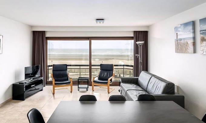 Oostduinkerke-Bad Apartment | Grand Hotel C4