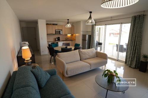 Vias Apartment | Grand T3 neuf climatisé avec WIFI à 100m de la mer