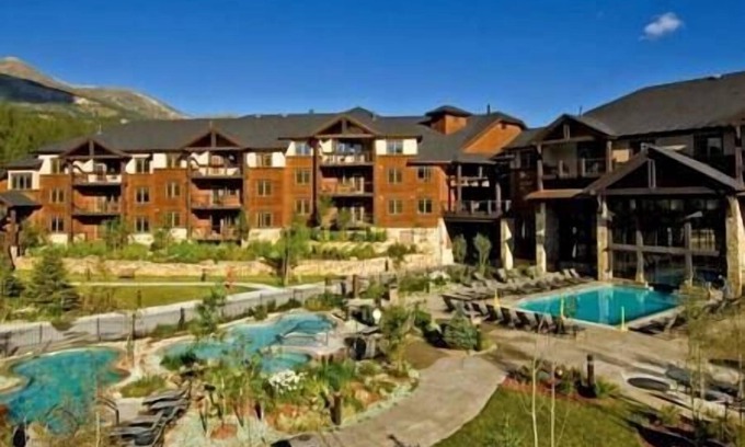Four O'Clock Resort | Grand Timber Lodge Resort, Fireplace, Ski-In/Out