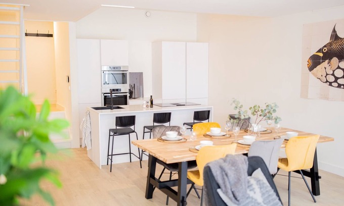 Delfshaven Apartment | Grandiose 3 Bed Serviced Apartment 117m2 -NB304G-