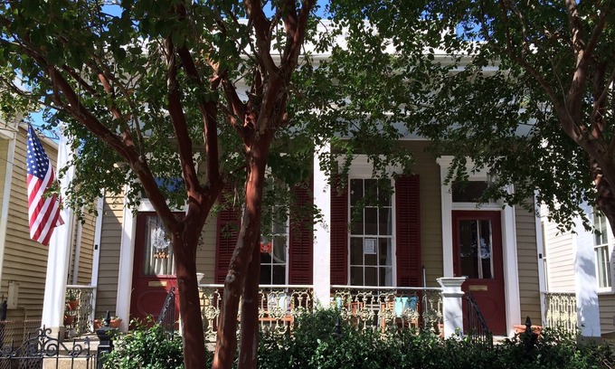 Faubourg Delassize House | Grd Dist Charmer 1/2 blk to St Charles Ave Parades for Mardi Gras