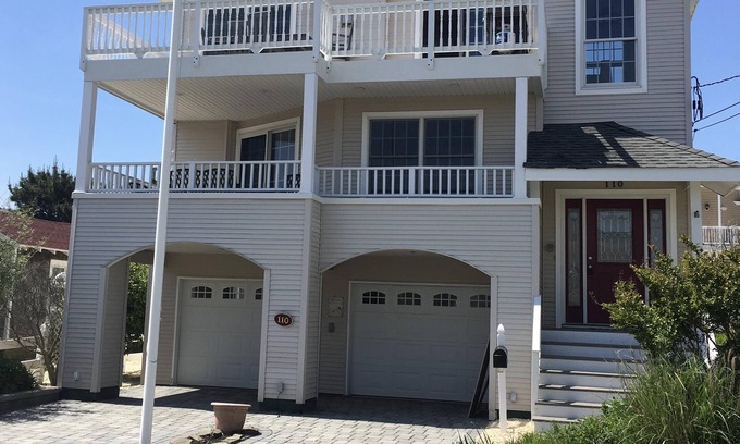 Ship Bottom House | Great Family House - Ocean Block Close to Everything on LBI!