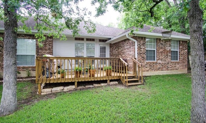 Shirewood House | Great for Game Day &Graduation Celebrations. Just Minutes from A&M & Kyle Field.