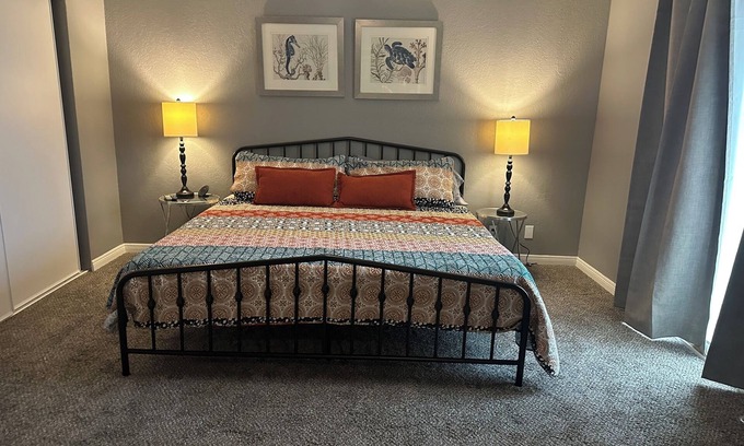 Bullhead City House | Great House, 1/2 Mile to River, Rotary Park!