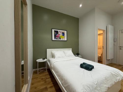 Liege Apartment | Green Botanique Studio