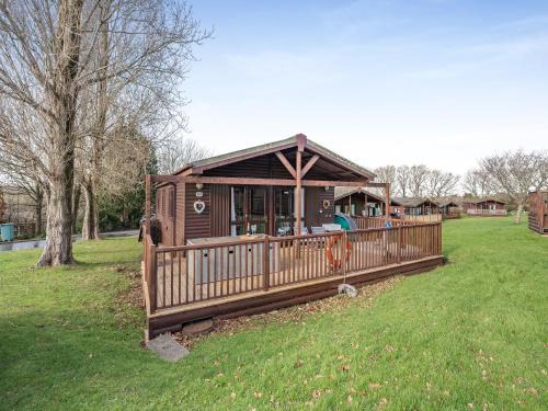 Cowes House | Green Poplars