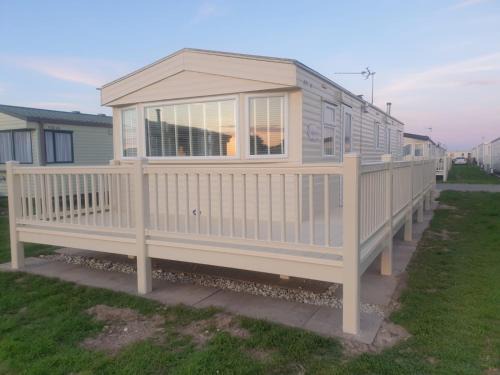 Ingoldmells House | Grey 1 Caravan Ingoldmells 3 bedrooms 6 berth
