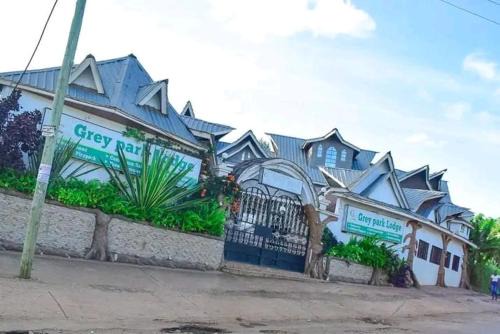 Central Province Hotel | Grey Park Lodge