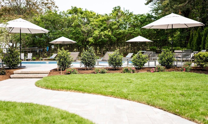 Chatham Hotel | Greyfinch Chatham Inn