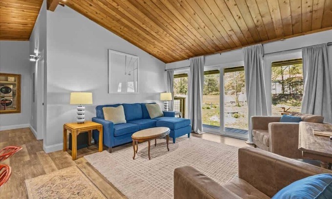 Stowe Area Apartment | Griffin Chalet 3 about a mile to Stowe Resort