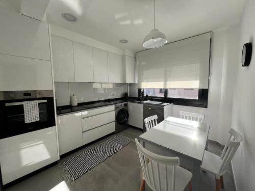 Santiago de Vigo Apartment | GRIS con Parking Gratis