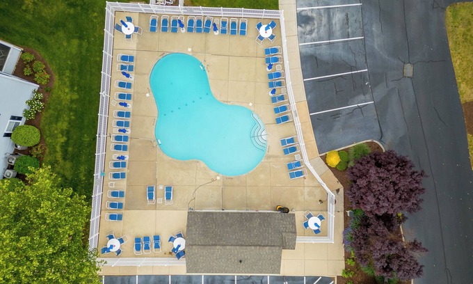 Rehoboth Beach Condo | Ground Level 2BR Condo w/Tennis/Pool/Parking