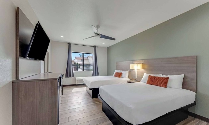 Eastside Promise Neighborhood Hotel | Groups’ Choice: 3 Comfortable Rooms Near Downtown w/Free Breakfast