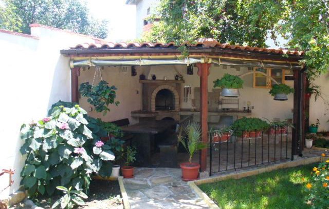 Chernomorets House | Guest House Alex