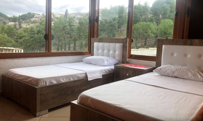 Berat House | Guest House Emiliano