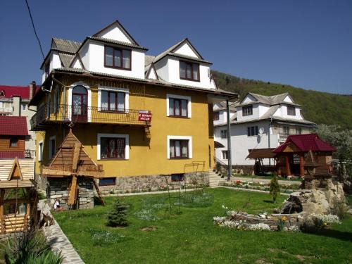Yaremche Cabin | Guest House U Myrona