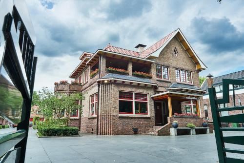 Emmen House | Guesthouse Villa Emmen
