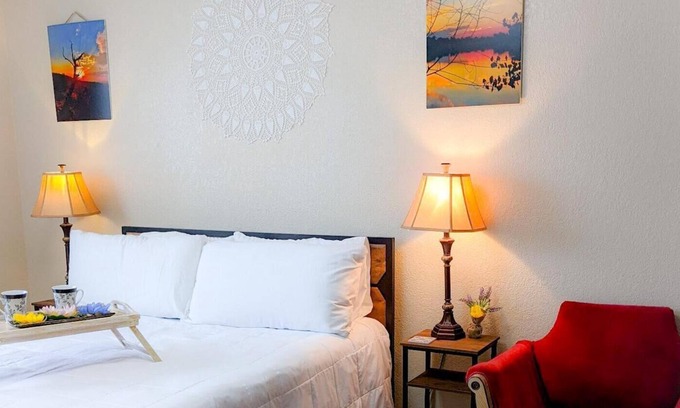 Grand Junction Apartment | Guesthouse with a Luxury Picnic set-up ready to surprise!