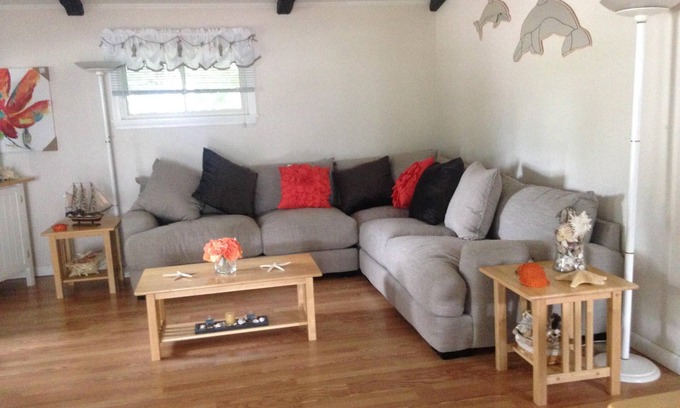 Eastward Look House | Guests will enjoy this 5 room private deck ranch house fully air-conditioned.