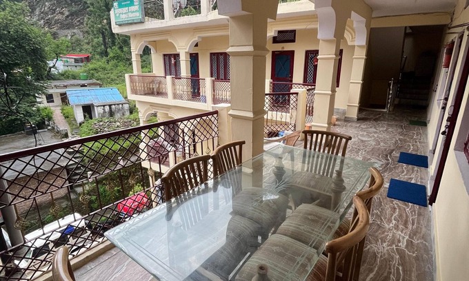 Narainkoti Hotel | Gujrat Bhawan