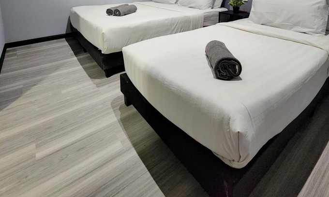 George Town House | Gurney Coast Guest House by Sky Hive