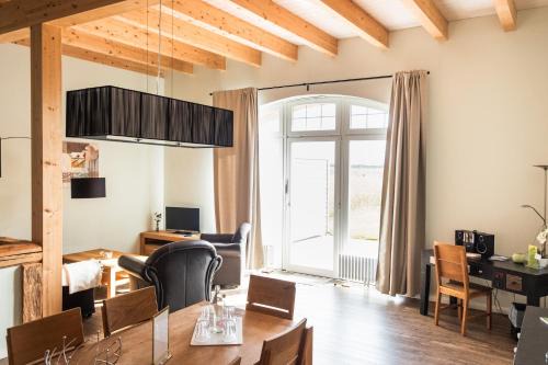 Geelbyholz House | Gut-Royum-Strohlager