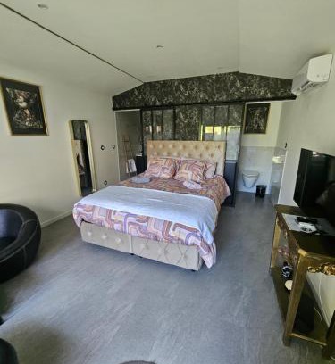 Saint-Clair-du-Rhone Bed & Breakfast | hébergement privée Jaccuzzi en supplément
