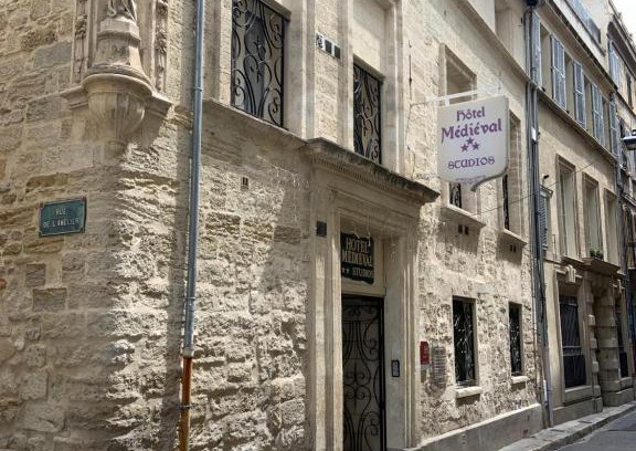 Avignon City Centre Hotel | Hôtel Le Médiéval Palais des Papes