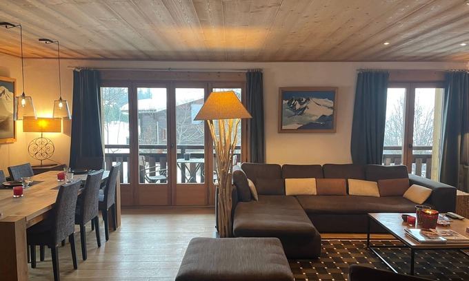 Le Planellet Apartment | Half chalet of 150m2, ideally located, 400m from the center/ski, garage, SEASON/week