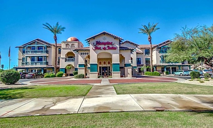 Palm Valley Hotel | Hampton Inn & Suites Phoenix-Goodyear
