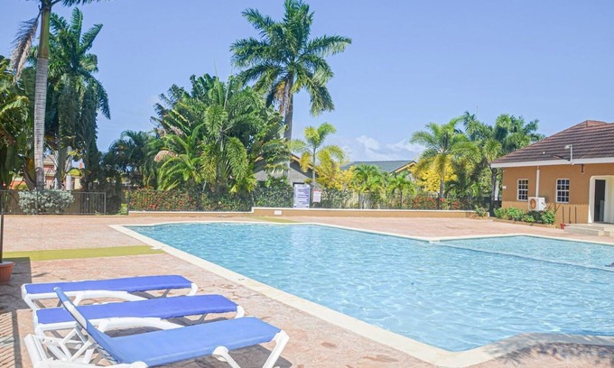 Mammee Bay House | HAPPY HOLIDAYS at Drax Hall Country Club